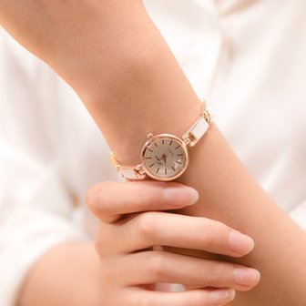 2. 여자 여성 학생..