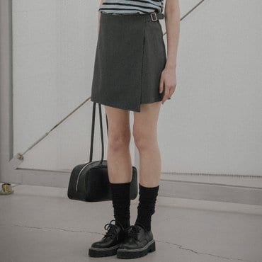 노운베러 A-line gloss warp short_Charcoal