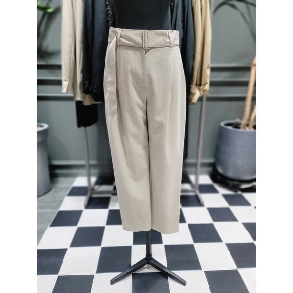 [여주점] 핀턱 벨티드 배기핏 팬츠(SAPT31161)