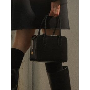 Adora in me tote bag(Black)