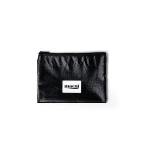 GLOSSY SLIM POUCH_BLACK