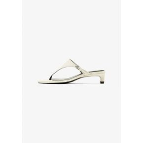 5065905 Massimo Dutti WITH BUCKLE - T-bar sandals white