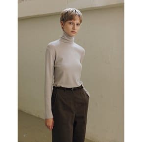 soft turtleneck (beige)