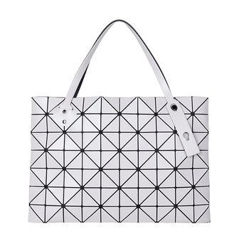 이세이미야케 [부산점] 바오바오 25FW 라이트그레이 락 매트 숄더백 BB58 AG401 11