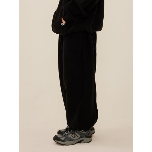 CB FLEECE WIDE JOGGER PANTS (BLACK)