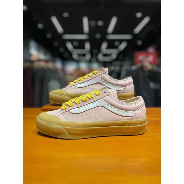 [시흥점] 남녀공용 스니커즈 Lx 올드스쿨 136 (핑크)(VN000SHMFEB)