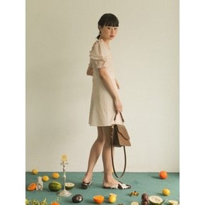 SMOCK RUFFLE DRESS_BEIGE