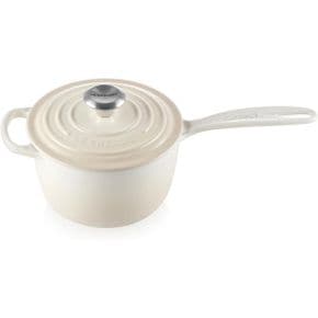 영국 르쿠르제 무쇠냄비 Le Creuset Enameled Cast Iron Signature Saucepan 1.75 qt. Meringue