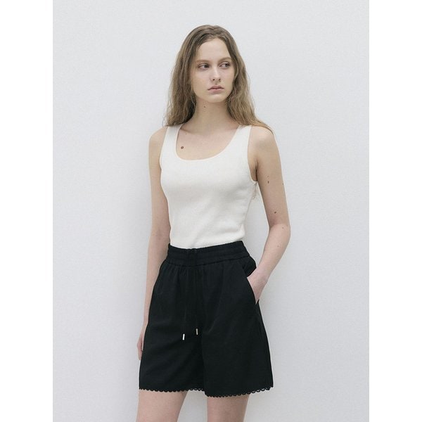 LACE TRIMMING SHORTS - BLACK