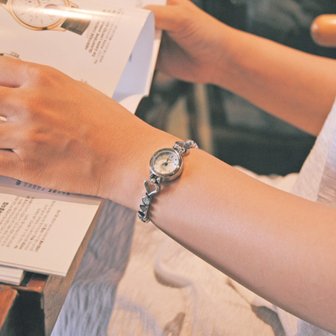 2. 단정한 뱅글형 ..