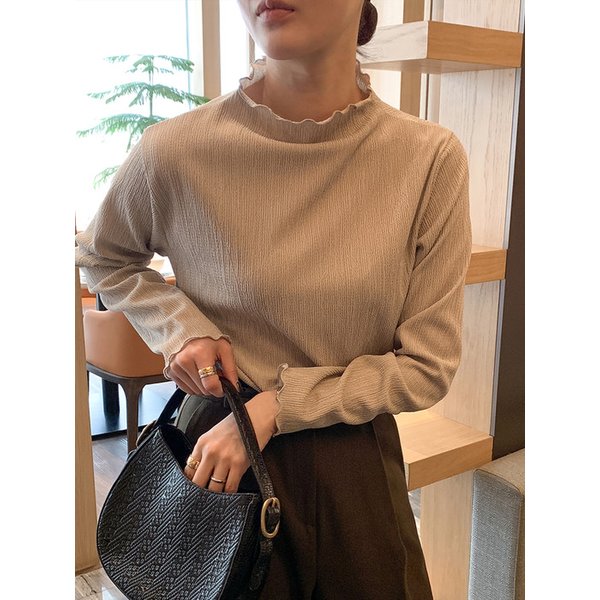 링클프리 프릴 하프넥 티블라우스_ ETOFFE