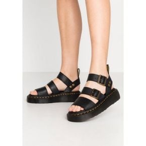 4562210 Dr. Martens GRYPHON QUAD - Platform sandals black pisa 76598727