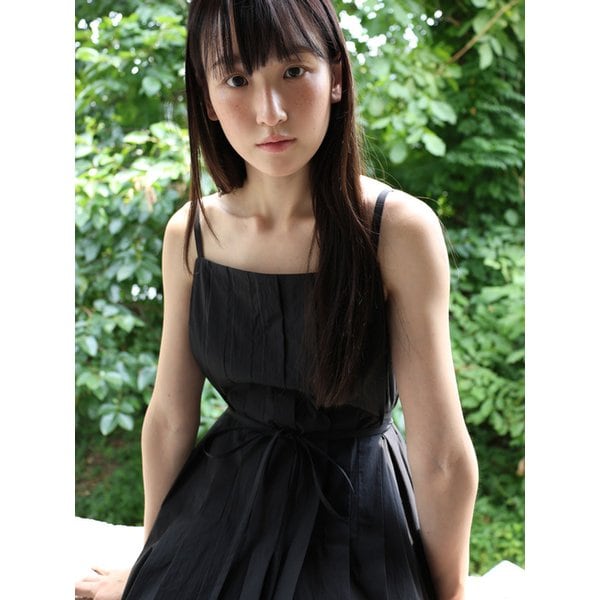 PLEATS CAMISOLE DRESS / BLACK