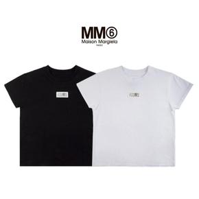 26SS MM6 메종 마르지엘라 MM6 패치 NUMERIC 패치 반팔티셔츠 S52GC0327