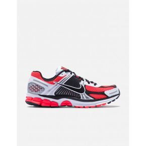 NIKE ZOOM VOMERO 5 SE