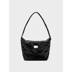 GLOSSY WAVE CROSS BAG [BLACK]