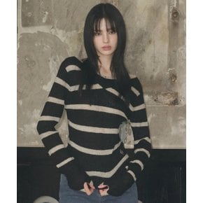 심볼 브이넥 스트라이프 니트