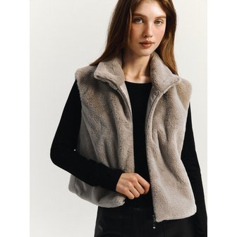 마리끌레르 소프트 퍼 하이넥 집업 베스트(MAFDVT03NGY)