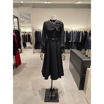 지고트 [파주점] 로맨틱 프릴 디테일 원피스 JPBA0OP083