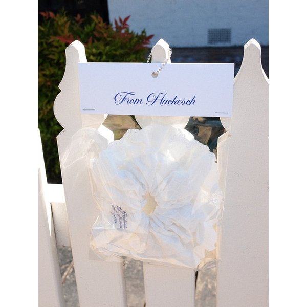 Jasmin Scrunchie_White