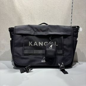 아이콘 4 메신저백 2080 블랙 Icon 4 Messenger Bag 2080 BLACK