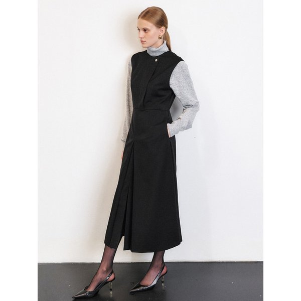 (3차 리오더) ONE BUTTON DETAIL SLEEVELESS DRESS [BLACK]