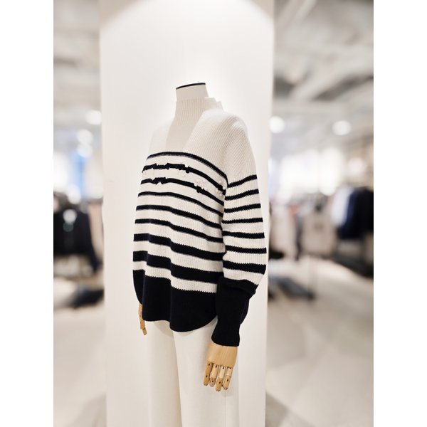 [파주점] [더아이잗컬렉션]에어 울 자수 풀오버 니트 CPBA1PO521