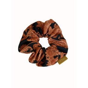 Red jacquard scrunchie