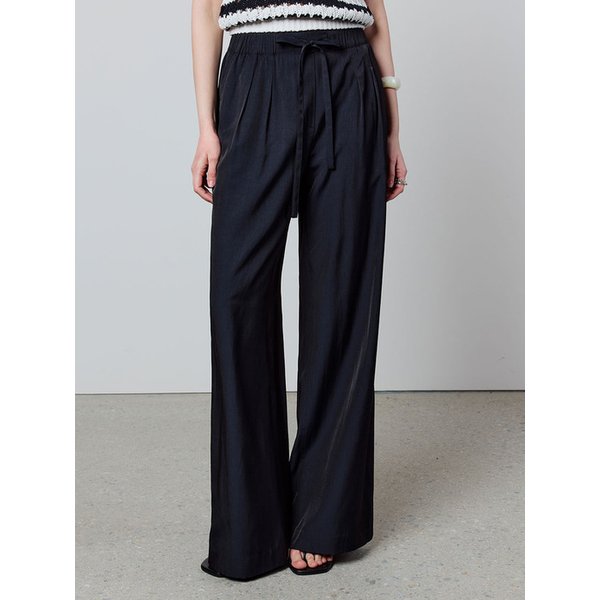 Banding shining two tuck pants - navy