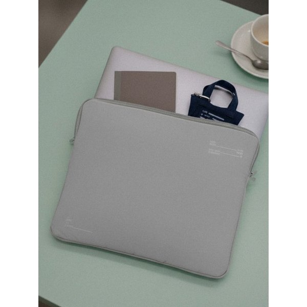 Nice Walk Today Laptop Pouch_Light Gray