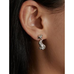 CURVED MATIERE EARRING_SILVER