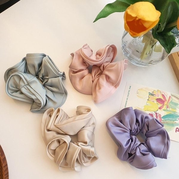 [옷자락] 여성 일상복 포인트 세련된 볼륨 실크 스크런치 헤어슈슈