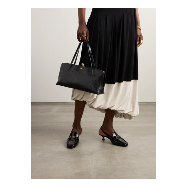 모르세토 장식 페이턴트 가죽 슬링백 펌프스 블랙 1647597342373022