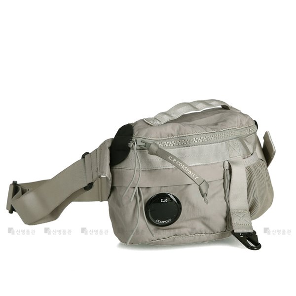 [부산점] 렌즈 와펜 20CMAC043A 904 CP컴퍼니 나일론 B 범백 힙색 벨트백 슬링백