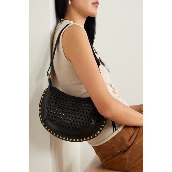 오스칸 문 스터디드 레이저 컷 가죽 숄더백 블랙 46376663162986515