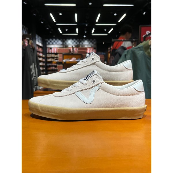 [시흥점] 남녀공용 스니커즈 스포츠 로우 (화이트)(VN000D1PCJA)