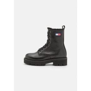 4013097 Tommy Hilfiger URBAN BOOT - Platform ankle boots black