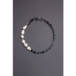 Baroque Pearl Melanger Necklace - 6mm square onyx