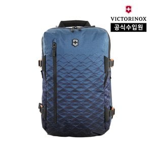 빅토리녹스 [공식] VX 투어링 17인치 노트북 백팩 틸 블루 601491