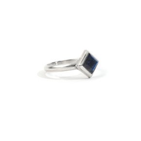 SILVER GEMSTONE RHOMBUS RING