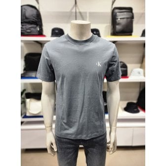 Calvin Klein Jeans [파주점] [캘빈클라인진]CK진공용 BACK 모노그램 반팔 티셔츠(J325574-PN6)