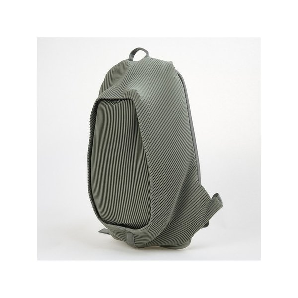 [옴므 플리세] FW25 남성 플리츠 백팩 HP58AG452 64