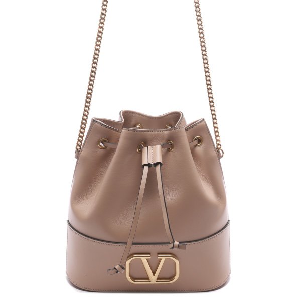 [부산점] 26SS 여성 브이로고 버킷 체인 크로스백 (8W2P0T83 HPF WRP 26S)