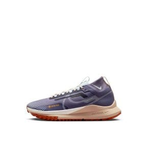 4743737 Nike Pegasus Trail 4 GTX sneakers in daybreak purple