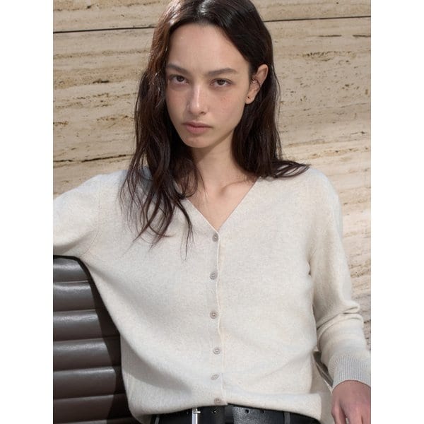 에센셜 브이넥 가디건 그레이시베이지 OU1807