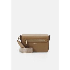 5227056 DKNY BRYANT AVE FLAP - Across body bag taupe