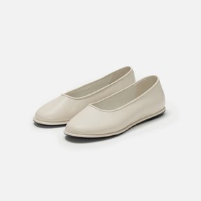 Danghye flat shoes Ivory