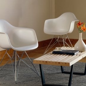 [허먼밀러 공식딜러 7월경 입고예정] Eames Plastic Armchair, 4-Leg (White/Chrome)