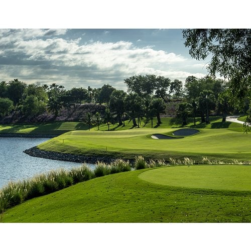 https://media.eoding.com/media/travelagent/205/imagecontent/Hole-8-1.jpg
