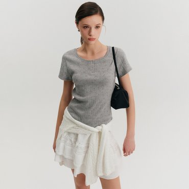 룩캐스트 미아 플라워 버튼 티셔츠_그레이 / MIA FLOWER BUTTON T-SHIRT_GREY